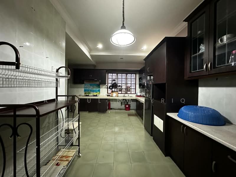 Rumah Teres 2 Tingkat untuk Disewa di Taman Sandaran Permai (Shah Alam) - Amirul Nasyriq - Kitchen - PropertyGuru.com.my