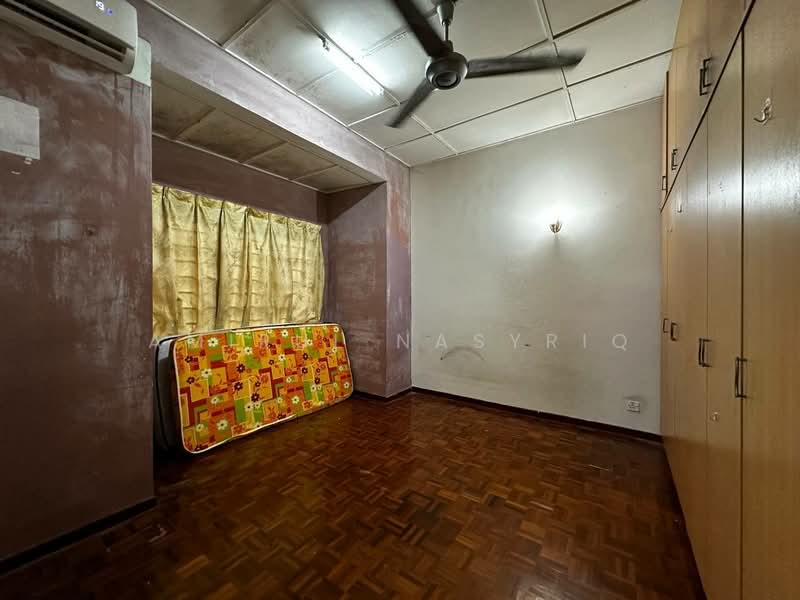 Rumah Teres 2 Tingkat untuk Disewa di Taman Sandaran Permai (Shah Alam) - Amirul Nasyriq - Bedroom - PropertyGuru.com.my