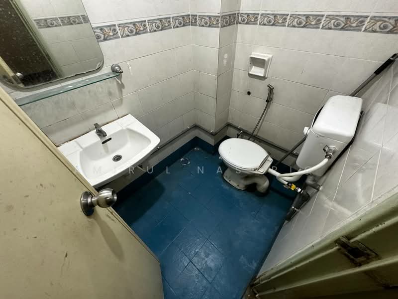 Rumah Teres 2 Tingkat untuk Disewa di Taman Sandaran Permai (Shah Alam) - Amirul Nasyriq - Bathroom - PropertyGuru.com.my