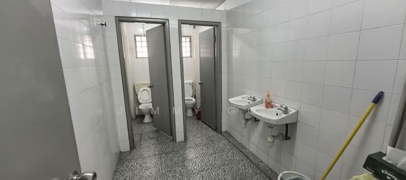 Kilang untuk Disewa di Ampang (Ampang) - Jimmy Goh - Bathroom - PropertyGuru.com.my