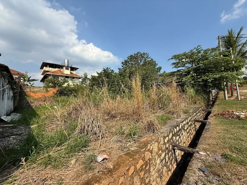 Commercial Land for Sale in Kampung Dato Abu Bakar Baginda (Dengkil) - Najibah Sahari - PropertyGuru.com.my