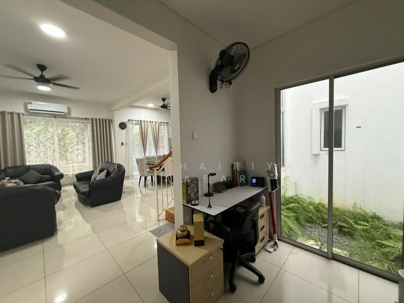 Rumah Berkembar untuk Dijual di Sungai Buloh (Selangor) - SITI KHAIRIYAH JAAFAR - Living Room - PropertyGuru.com.my