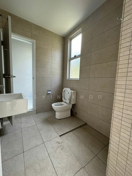 Rumah Teres untuk Disewa di Batu Arang (Selangor) - Levin Khoo - Bathroom - PropertyGuru.com.my