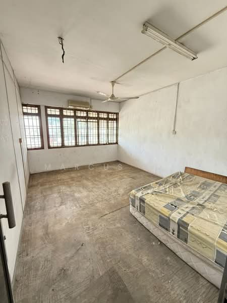 Kedai untuk Dijual di Taman Daya (Johor Bahru) - Marcus Loh - Bedroom - PropertyGuru.com.my