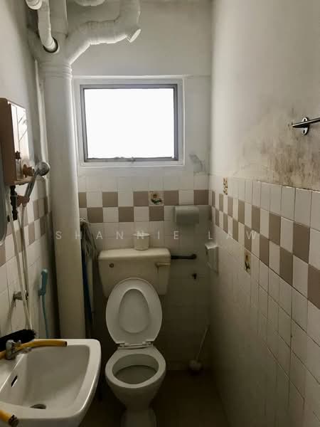 Condominium for Sale at Winner Court A - Shannie Law - Bathroom - PropertyGuru.com.my