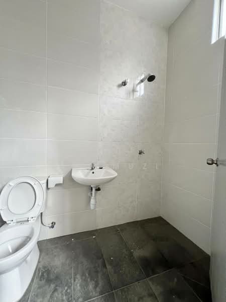 Rumah Teres 2 Tingkat untuk Dijual di Ipoh (Perak) - Lee Muzi - Bathroom - PropertyGuru.com.my