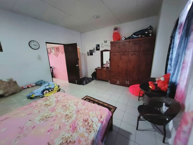 2-storey Terraced House for Sale in Taman Scientex Kulai (Sedenak) - Peter Tan - Bedroom - PropertyGuru.com.my
