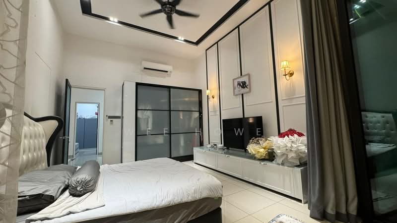 Rumah Teres 2 Tingkat untuk Dijual di Taman Seri Austin (Tebrau) - Wee Howe - Bedroom - PropertyGuru.com.my