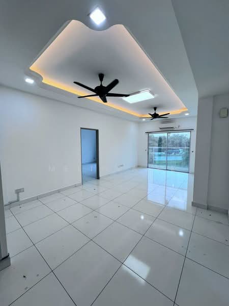 Pangsapuri untuk Dijual di The Twin Residences - Melinda Ee - Living Room - PropertyGuru.com.my