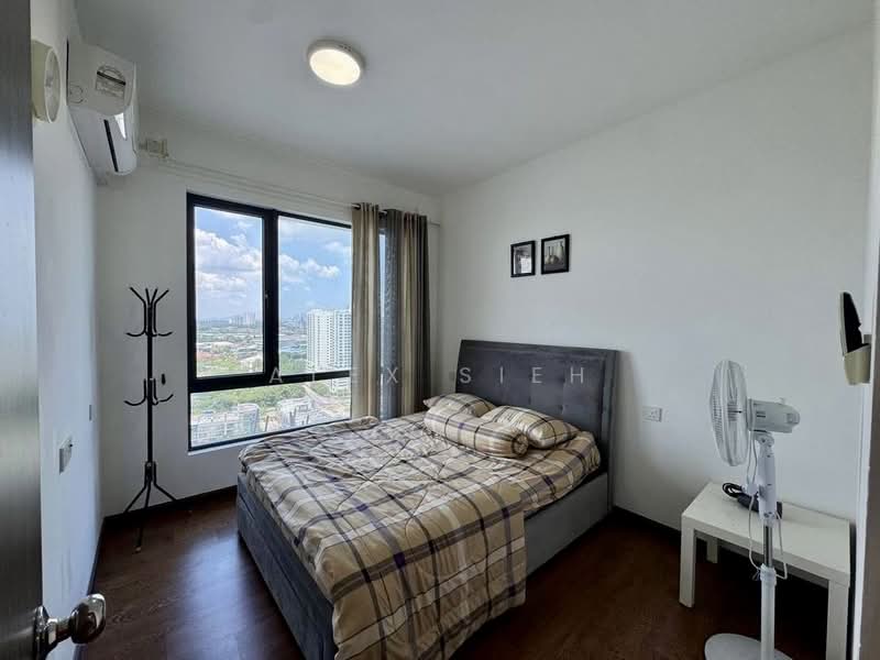 Servis Apartment untuk Dijual di Country Garden Central Park - Alex Sieh - Bedroom - PropertyGuru.com.my