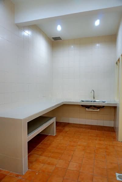 Condominium for Sale at Tiara Duta - Candy Soon - Kitchen - PropertyGuru.com.my