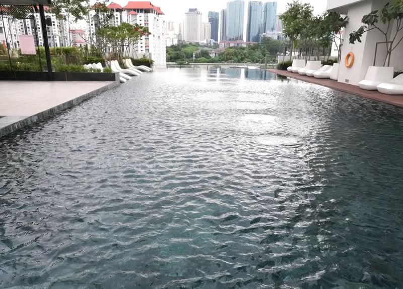 Kondominium untuk Dijual di Vivo Residential Suites - Brendan Phuah - Pool - PropertyGuru.com.my