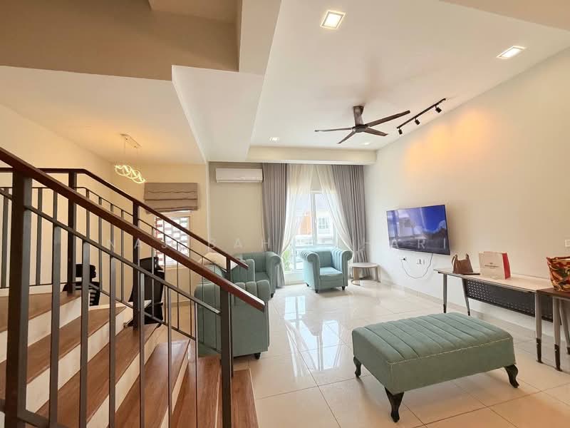 3-storey Terraced House for Sale in Sepang (Selangor) - Najibah Sahari - Living Room - PropertyGuru.com.my