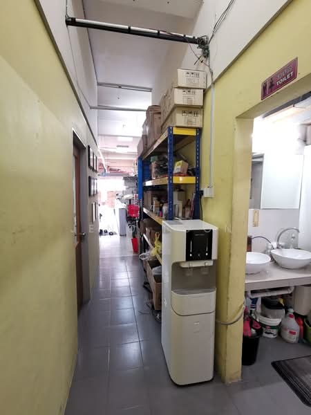 Shop for Sale in Kuchai Business Park (Kuala Lumpur) - Jeno Poon - Corridor - PropertyGuru.com.my