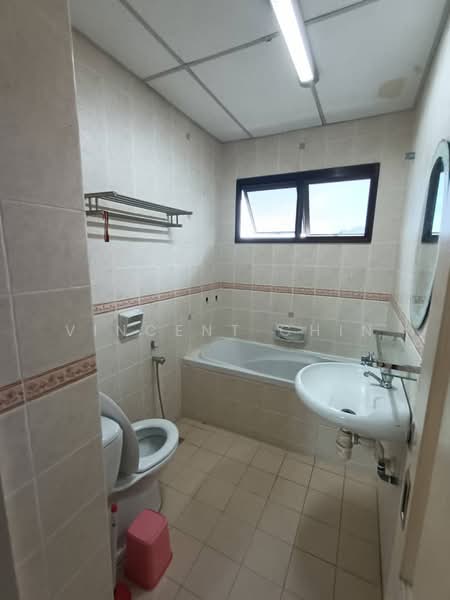Kondominium untuk Disewa di Golf Vista Resort Homes - Vincent Chin - Bathroom - PropertyGuru.com.my