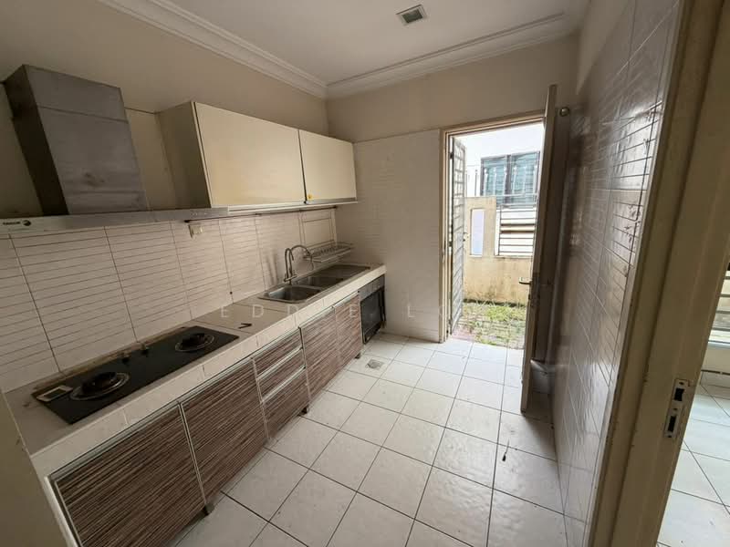 Rumah Teres 2 Tingkat untuk Dijual di Bandar Putra Height (Subang Jaya) - Eddie Loh - Kitchen - PropertyGuru.com.my