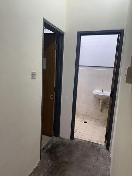 Kedai / Pejabat untuk Dijual di Kampung Wakaf Tapai (Bukit Payung) - C C Khor - Interior - PropertyGuru.com.my