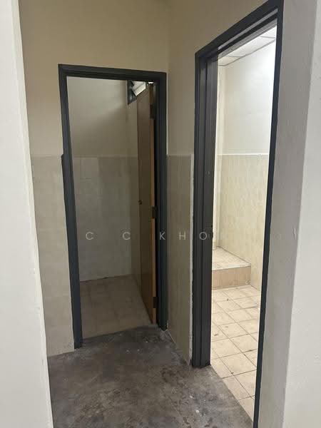 Kedai / Pejabat untuk Dijual di Kampung Wakaf Tapai (Bukit Payung) - C C Khor - Interior - PropertyGuru.com.my