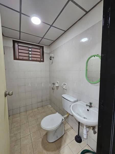 Service Residence for Sale at Nusa Perdana Apartment - Alex Sieh - Bathroom - PropertyGuru.com.my