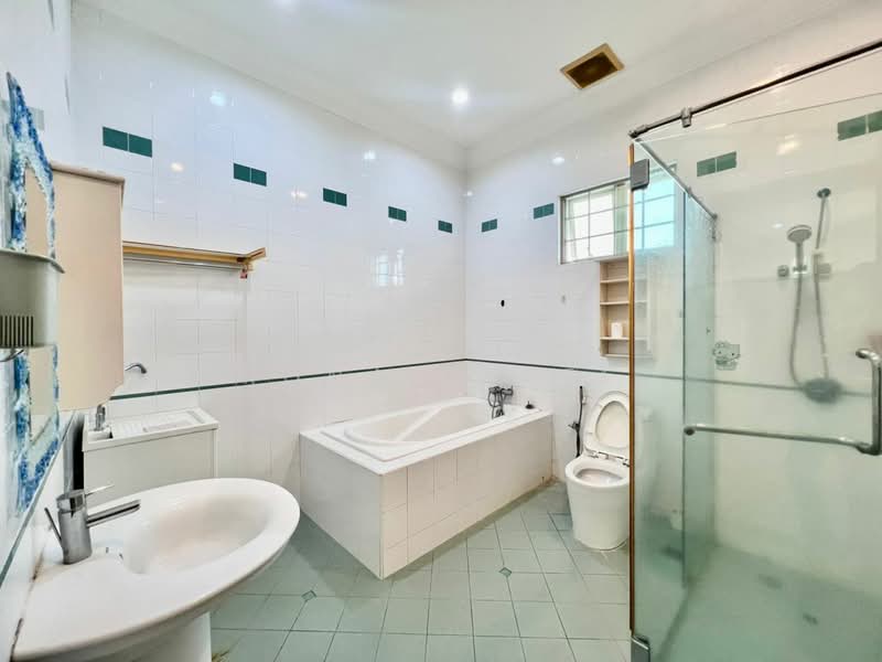 Rumah Banglo untuk Dijual di Minden Heights (Gelugor) - Ronald Kee - Bathroom - PropertyGuru.com.my