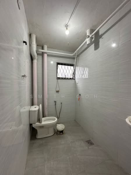 Flat for Sale at Bandar Selesa Jaya - Smith Goh - Bathroom - PropertyGuru.com.my