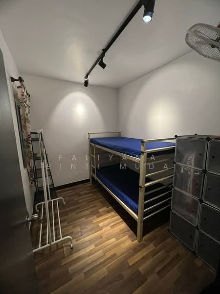 Rumah Flat untuk Dijual di Flat PKNS Section 7 - Faliyana binti Muda - Bedroom - PropertyGuru.com.my