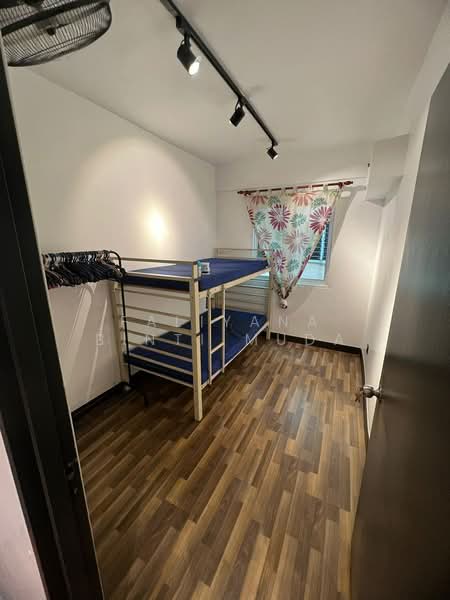 Rumah Flat untuk Dijual di Flat PKNS Section 7 - Faliyana binti Muda - Bedroom - PropertyGuru.com.my