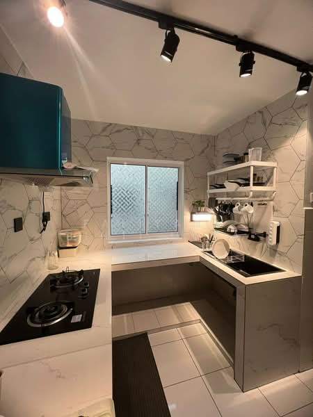 Rumah Flat untuk Dijual di Flat PKNS Section 7 - Faliyana binti Muda - Kitchen - PropertyGuru.com.my