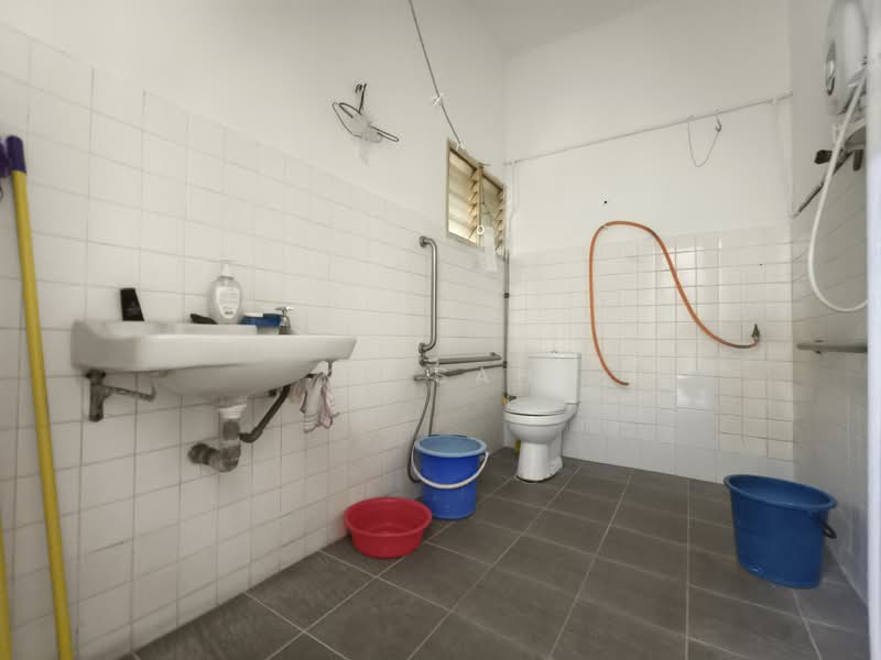 Rumah Teres 2 Tingkat untuk Dijual di Taman Reko Jaya (Kajang) - KK Sah - Bathroom - PropertyGuru.com.my
