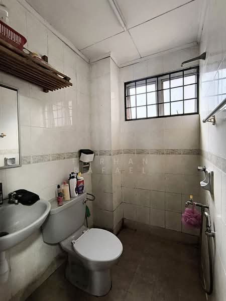 2-storey Terraced House for Sale in Seksyen 13 (Shah Alam) - Farhan Rafael - Bathroom - PropertyGuru.com.my