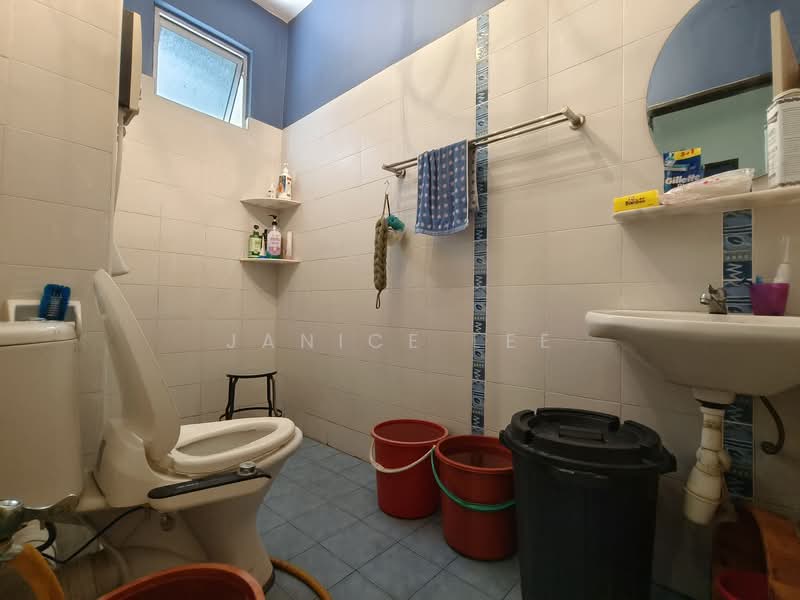 Pangsapuri untuk Dijual di Taman Terbilang - Janice Lee - Bathroom - PropertyGuru.com.my