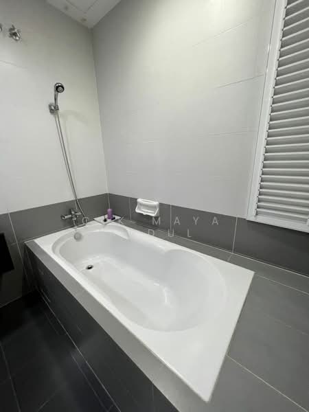 Rumah Teres 3 Tingkat untuk Disewa di Batu Caves (Selangor) - Cik Maya Abdul - Bathroom - PropertyGuru.com.my