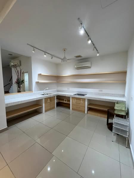 Rumah Teres 3 Tingkat untuk Disewa di Batu Caves (Selangor) - Cik Maya Abdul - Kitchen - PropertyGuru.com.my