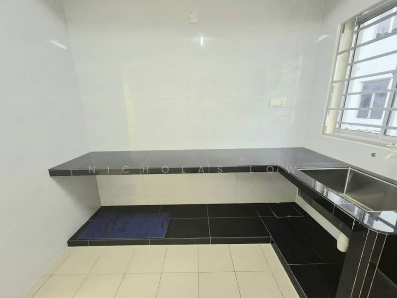 Rumah Teres 2 Tingkat untuk Disewa di Mutiara Rini (Skudai) - Nicholas Low - Kitchen - PropertyGuru.com.my