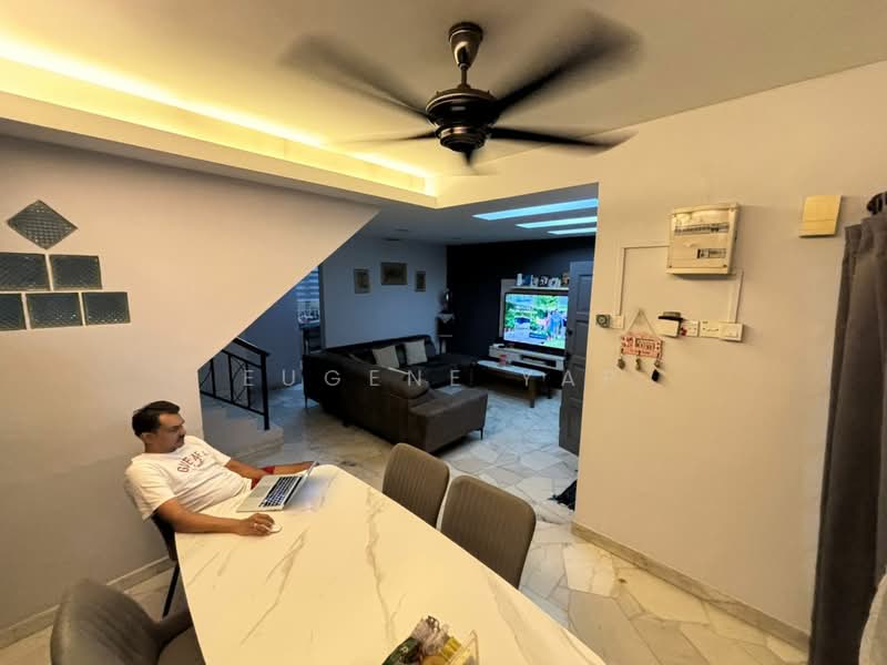 2-storey Terraced House for Sale in Seksyen 25 (Shah Alam) - Eugene Yap - Living Room - PropertyGuru.com.my