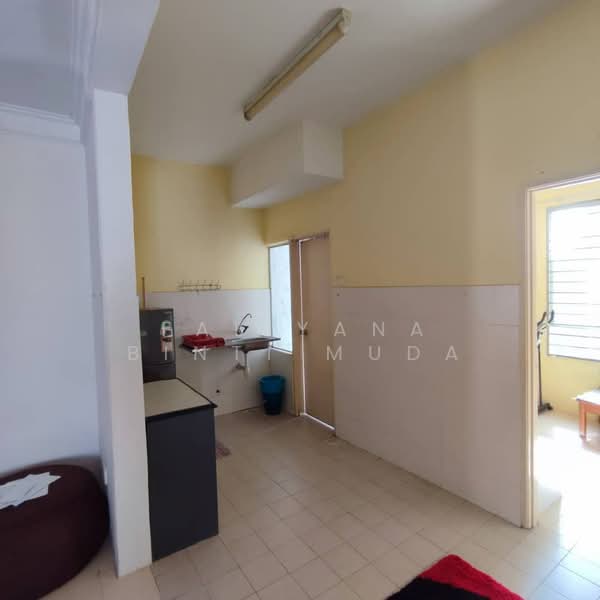 Apartment for Sale at Laman Suria - Faliyana binti Muda - Kitchen - PropertyGuru.com.my