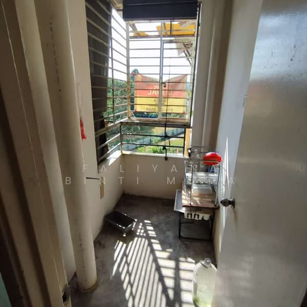 Apartment for Sale at Laman Suria - Faliyana binti Muda - Balcony - PropertyGuru.com.my