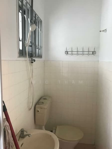 Rumah Teres 1 Tingkat untuk Dijual di Taman Bukit Teratai (Ampang) - Eric Tham - Bathroom - PropertyGuru.com.my