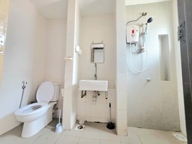 Townhouse for Sale in Taman Tasik Prima (Puchong) - Yee Hui Sew - Bathroom - PropertyGuru.com.my