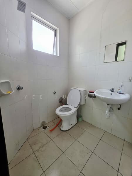 Townhouse for Sale in Taman Tasik Prima (Puchong) - Yee Hui Sew - Bathroom - PropertyGuru.com.my