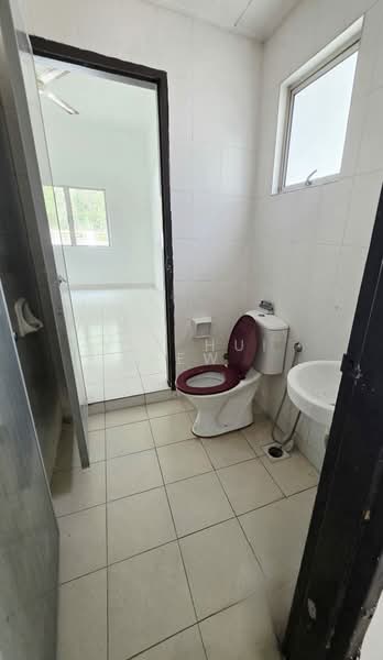 Townhouse for Sale in Taman Tasik Prima (Puchong) - Yee Hui Sew - Bathroom - PropertyGuru.com.my