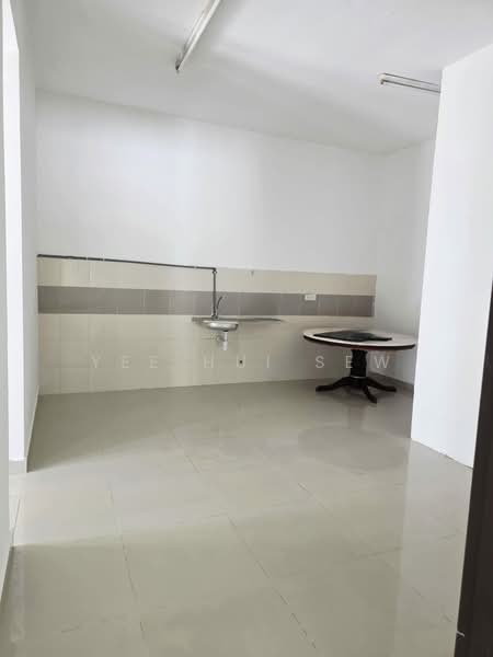 Townhouse for Sale in Taman Tasik Prima (Puchong) - Yee Hui Sew - Kitchen - PropertyGuru.com.my