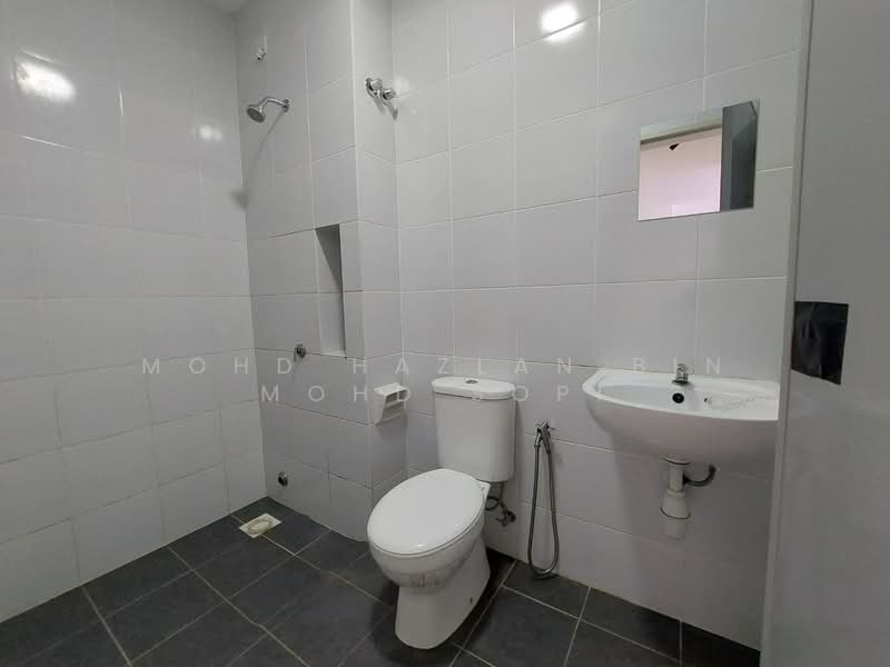 Townhouse for Sale in Eco Grandeur (Puncak Alam) - Mohd Hazlan bin Mohd Sopi - Bathroom - PropertyGuru.com.my