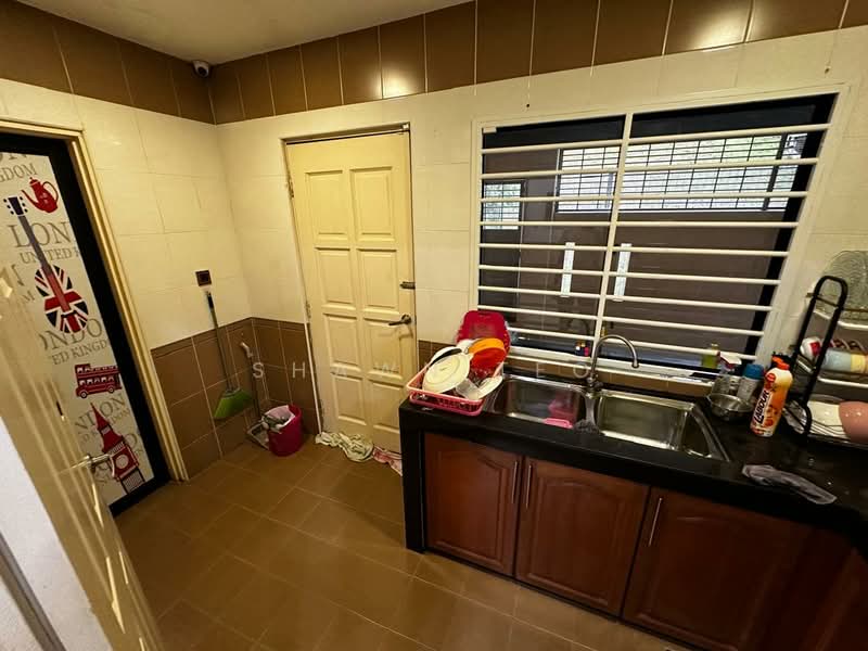 Rumah Berkembar untuk Dijual di Bandar Putra Permai (Seri Kembangan) - Shawn Teo - Kitchen - PropertyGuru.com.my