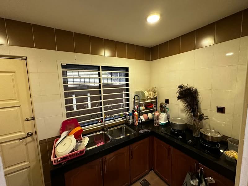 Rumah Berkembar untuk Dijual di Bandar Putra Permai (Seri Kembangan) - Shawn Teo - Kitchen - PropertyGuru.com.my