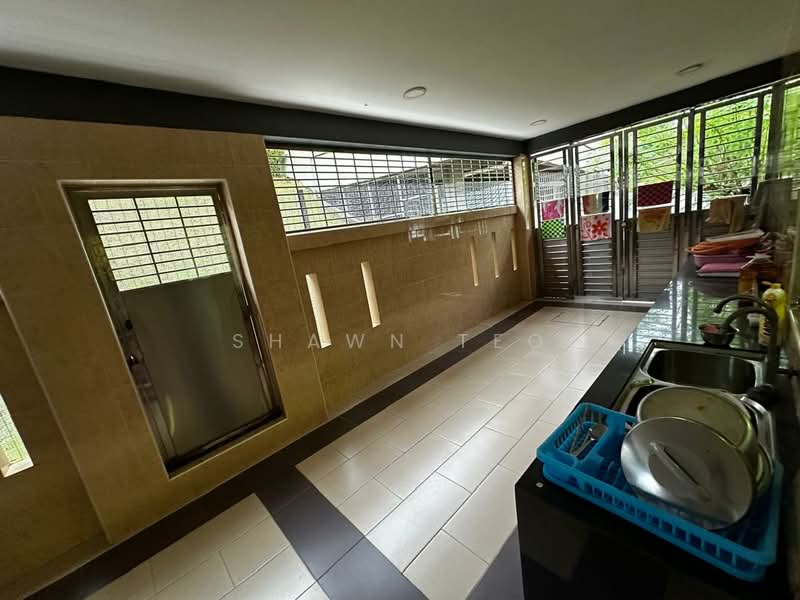 Rumah Berkembar untuk Dijual di Bandar Putra Permai (Seri Kembangan) - Shawn Teo - Kitchen - PropertyGuru.com.my