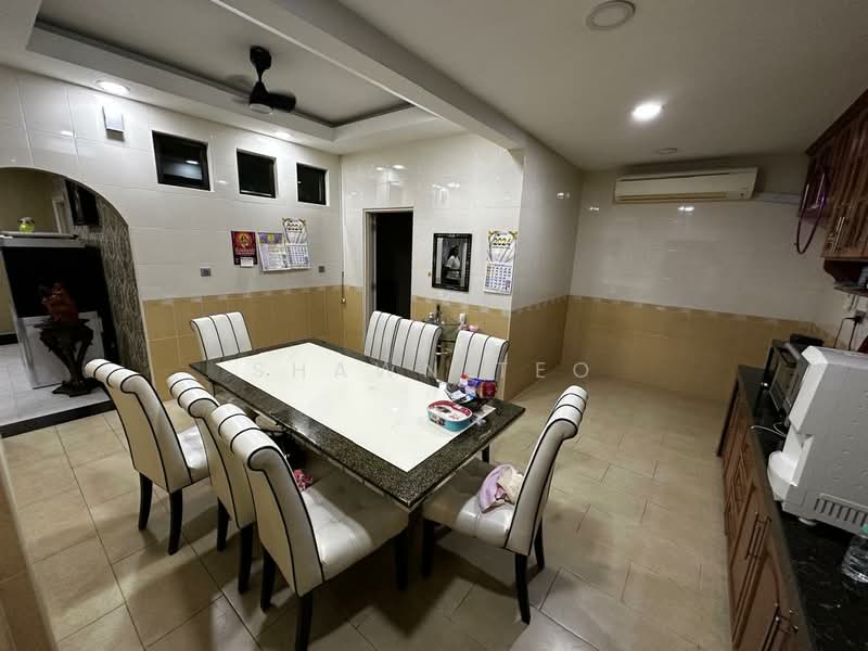 Rumah Berkembar untuk Dijual di Bandar Putra Permai (Seri Kembangan) - Shawn Teo - Dining Room - PropertyGuru.com.my