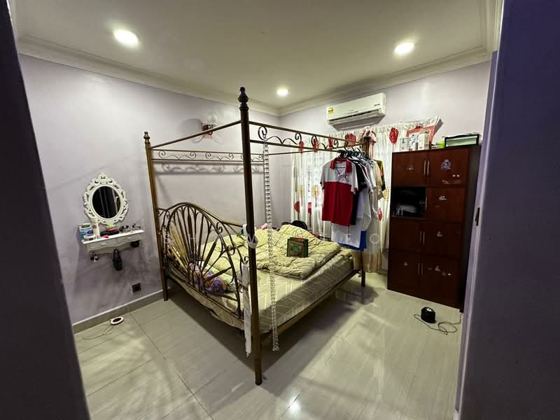 Rumah Berkembar untuk Dijual di Bandar Putra Permai (Seri Kembangan) - Shawn Teo - Bedroom - PropertyGuru.com.my