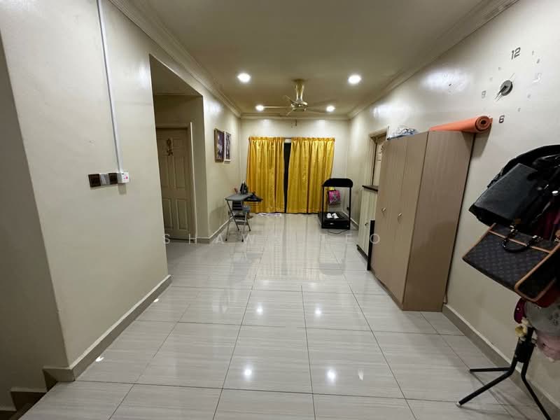 Rumah Berkembar untuk Dijual di Bandar Putra Permai (Seri Kembangan) - Shawn Teo - Living Room - PropertyGuru.com.my