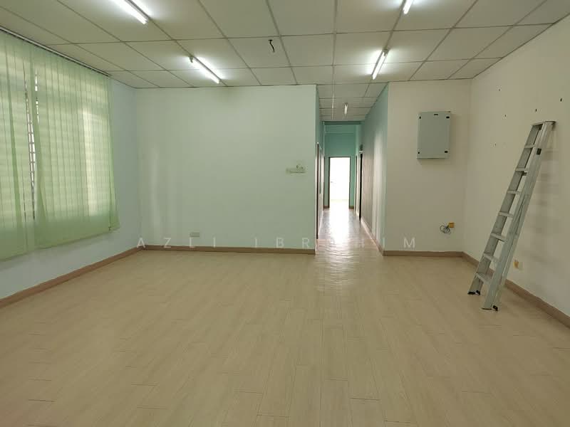 Shop / Office for Sale in Bandar Bukit Mahkota (Bangi) - Azli Ibrahim - Interior - PropertyGuru.com.my